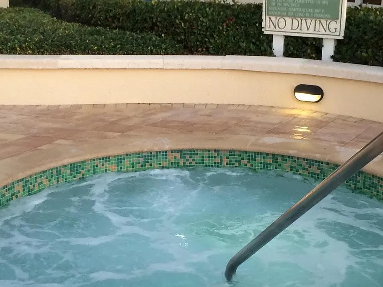 Jacuzzi.