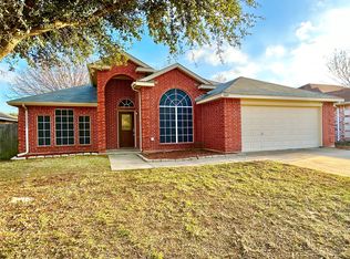 1605 Fern Dr, Mansfield, TX 76063