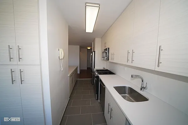 Rented by Citi Habitats | media 9