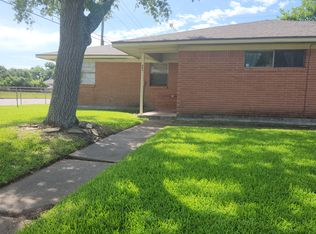 207 Estelle Cir, Texas City, TX 77591