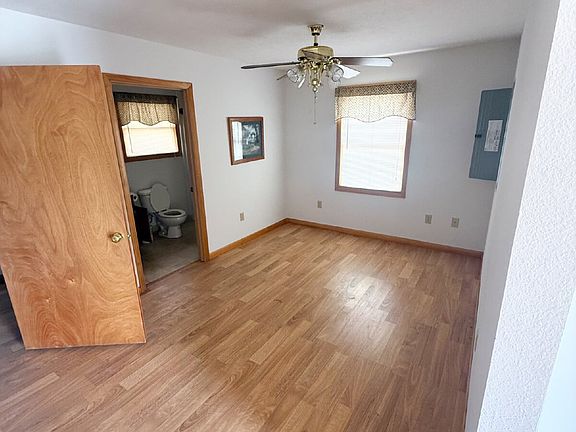 4th image of 75 Log Cabin Ln