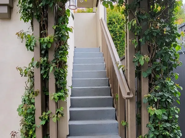 922 E Ortega St, Santa Barbara, CA 93103