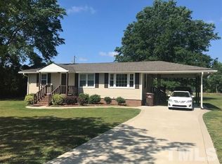 1306 W Blackman Rd, Dunn, NC 28334