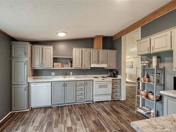 5th image of 4808 260th Ave NE