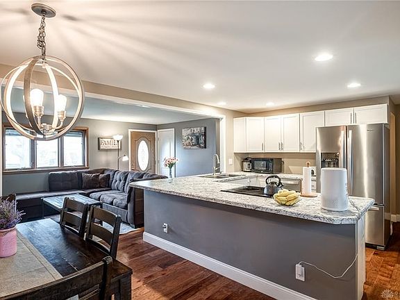 4th image of 654 Peach Orchard Dr