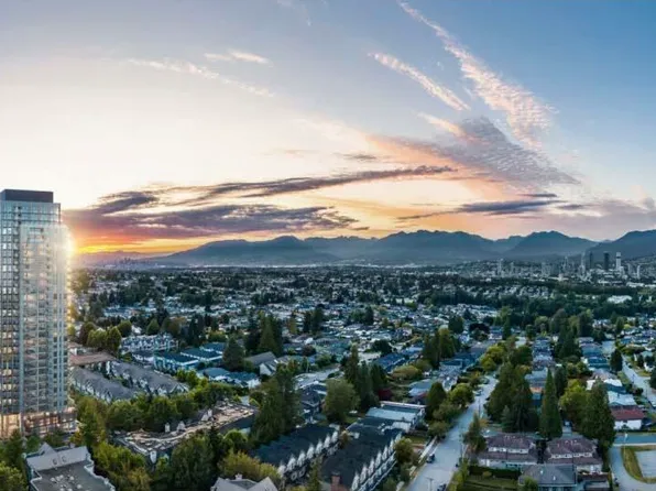 5685 Halley Ave #2004, Burnaby, BC V5H 2P9