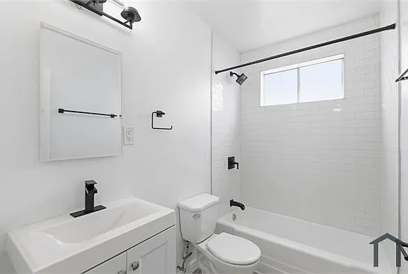2301 S Ridgeley Dr #C — Photo 5