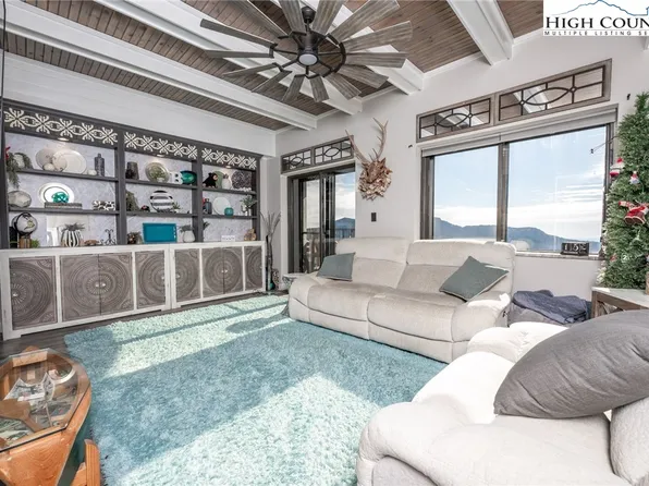 303 Sugar Top Drive #2906, Sugar Mountain, NC 28604