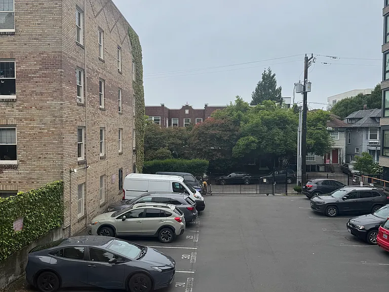 417 Harvard Ave E #5 — Photo 10