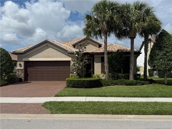 303 SE Courances Dr, Port Saint Lucie, FL 34984