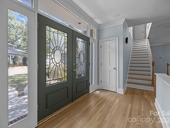4th image of 6610 Glenleaf Ct