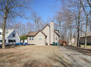 4628 Burnside Dr, Tobyhanna, PA