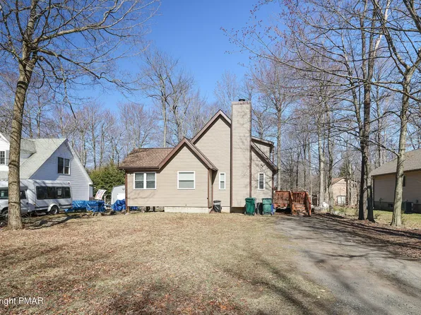 4628 Burnside Dr, Tobyhanna, PA 18466