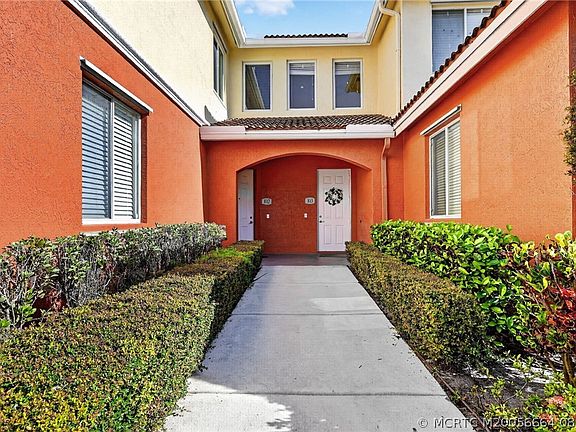 3rd image of 43 SE Sedona Cir APT 102