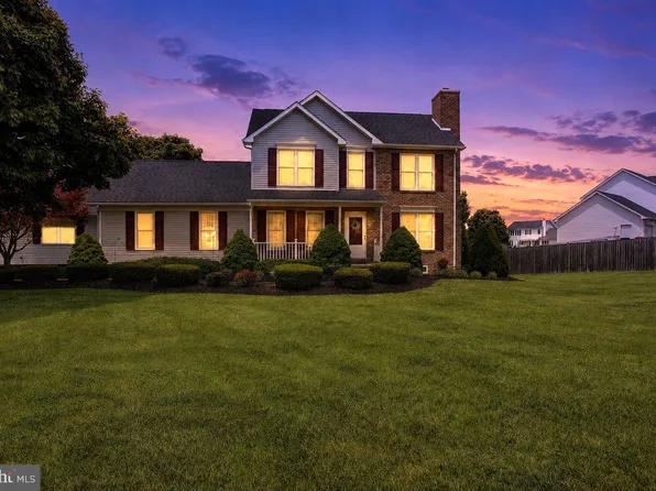 13418 Wellspring Dr, Hagerstown, MD 21740