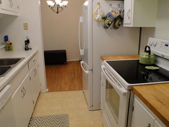 3rd image of 1304 Leisure Dr