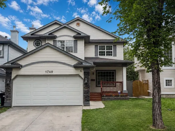 1749 N Douglas Glen Grv SE, Calgary, AB T2Z 3A5