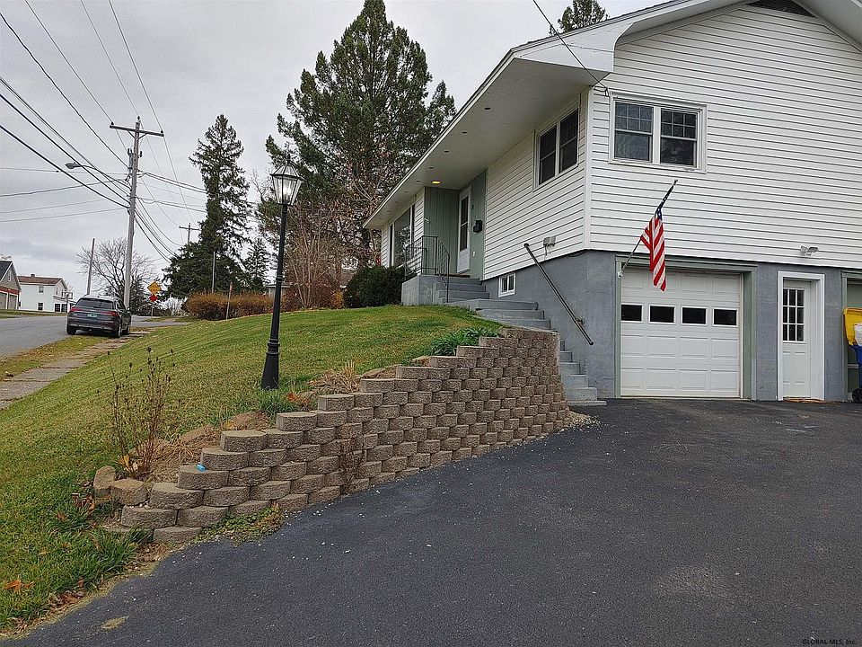 1st image of 20 3rd Ave