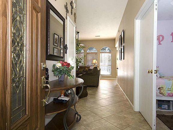 5th image of 212 Leghrand Ct