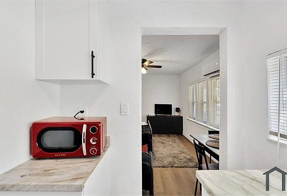 4th image of 1439 28th St S #C
