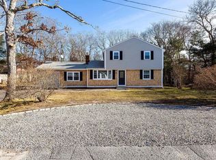 6 Stage Coach Rd, Centerville, MA 02632