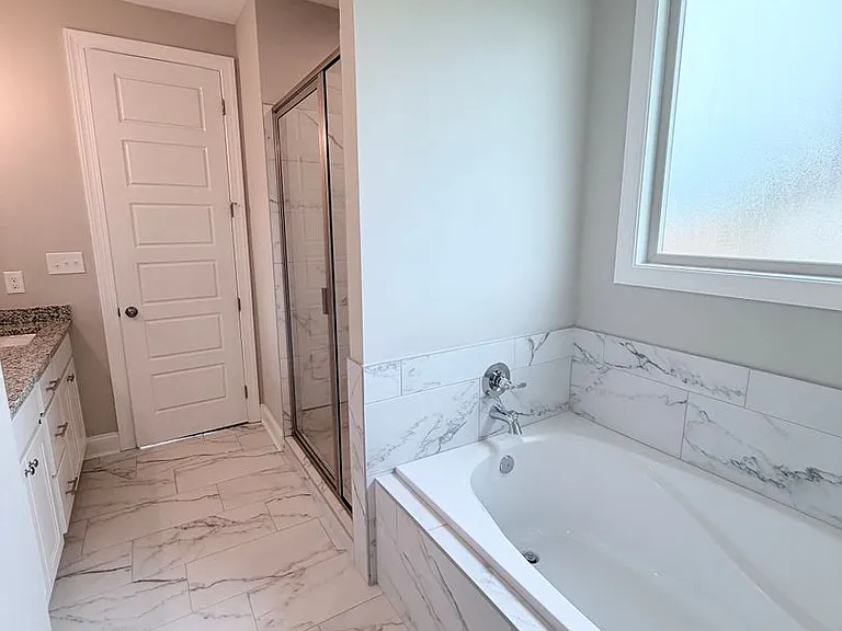 204 Farmland Cir — Photo 23