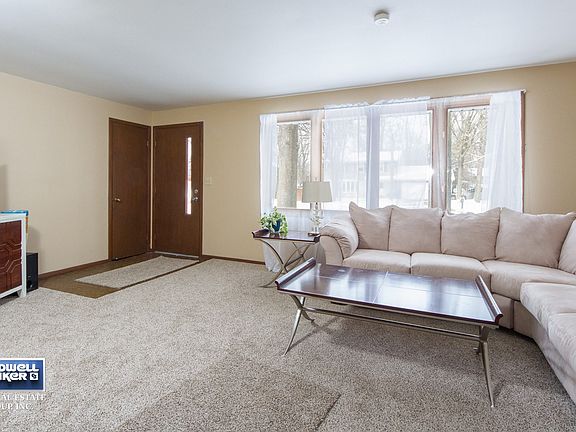 Living Rm Has Natural Lighting