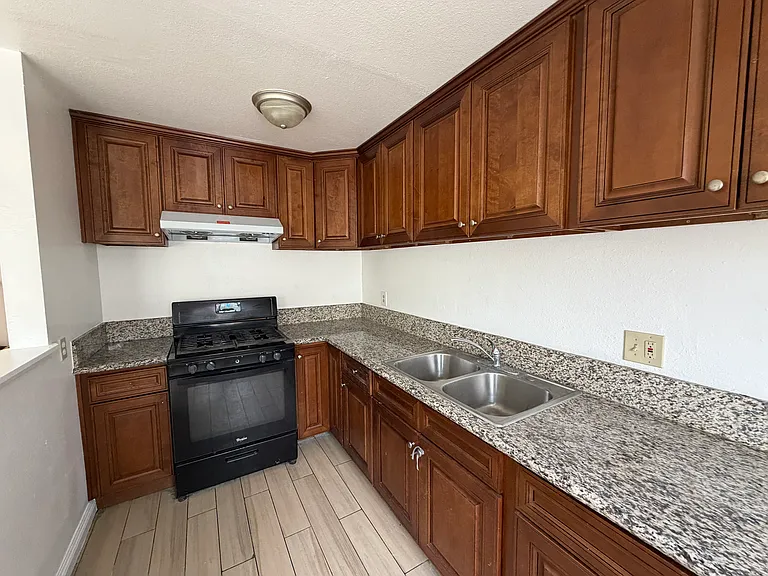 155 N Vecino Dr #159 — Photo 6