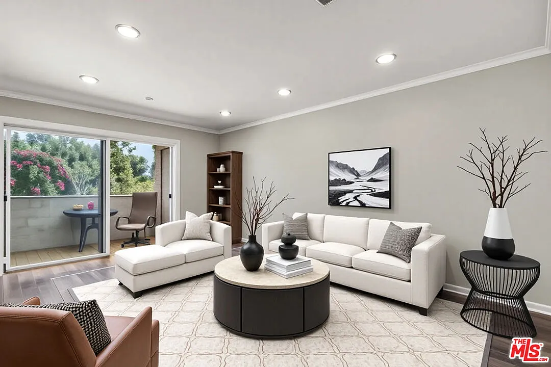 501 Palisades Dr — Photo 1