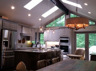 1744 W Nancy Creek Dr, Atlanta, GA 30341