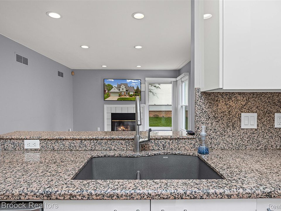 39456 Squire Dr, photo 25