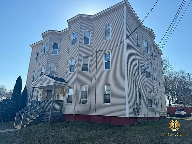 96 Nonotuck Ave — Photo 2
