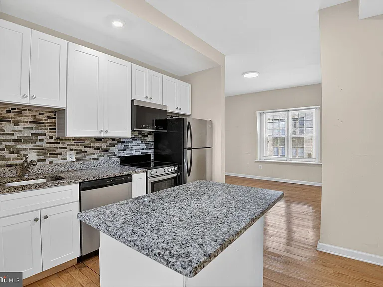 1648 Park Rd NW #6 — Photo 15