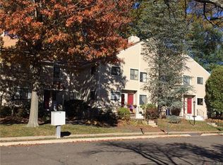 10 Lance Cir, Bridgeport, CT 06606