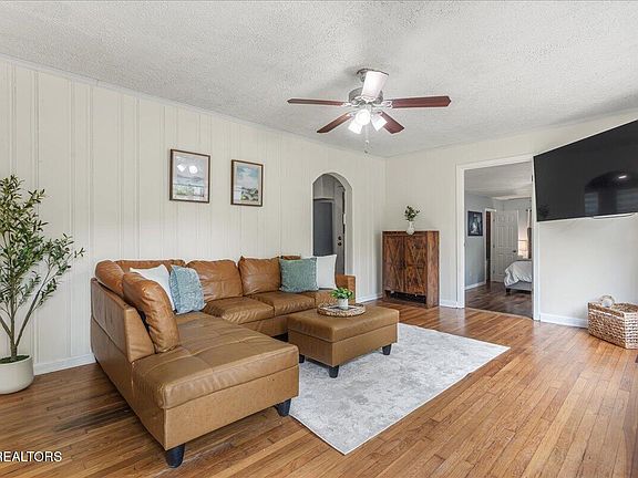 4th image of 1814 Fenwood Dr
