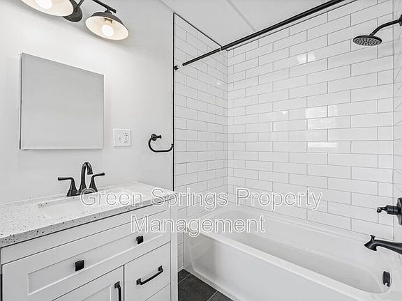 3rd image of 33 Franklin St APT 5