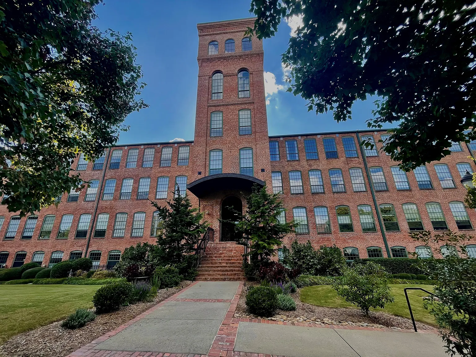 1 bed, 900 sqft, $1,755 — Photo 1