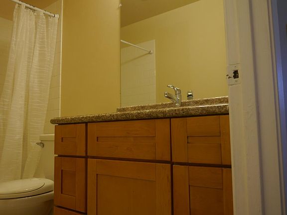 5th image of 1047 Bellhurst Ave
