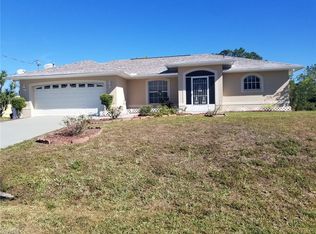 712 Hibiscus Ave, Lehigh Acres, FL 33972