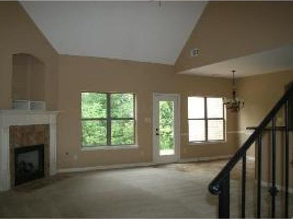 3rd image of 455 Garden Springs Dr
