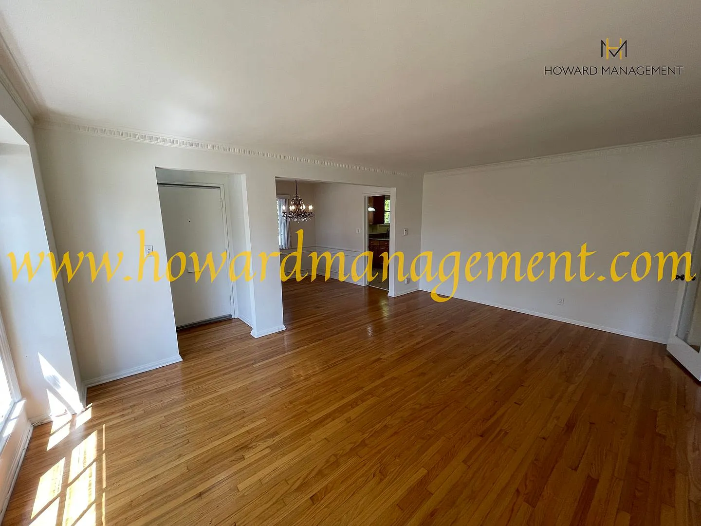 Spacious tri-level home in the Mar Vista Hills with a DEN — Photo 4