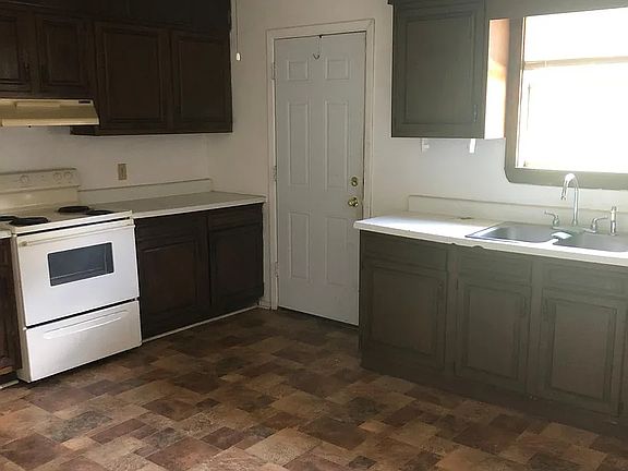 3rd image of 101 W Leecraft Ave #1