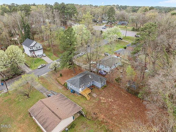 4th image of 1109 Magnolia Dr