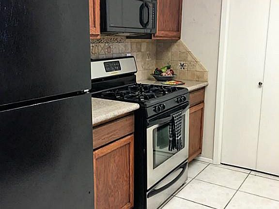 3rd image of 8415 Carmelwood Ln