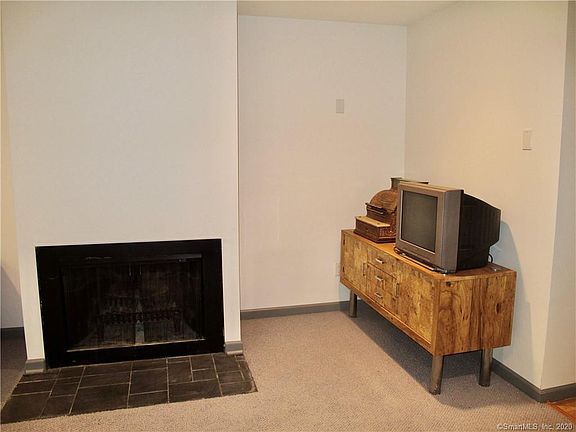 99 Woodside Circle