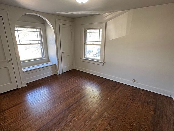 3rd image of 2719 Euclid Ave