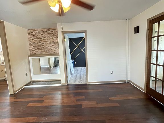 3rd image of 311 W 5th Ave
