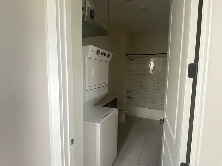 606 N Main St #202 — Photo 6