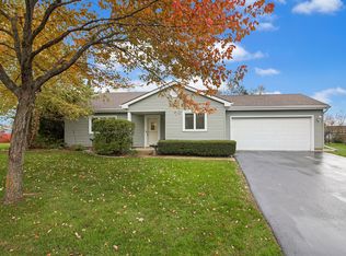 1310 Cherrywood Ct, Algonquin, IL 60102
