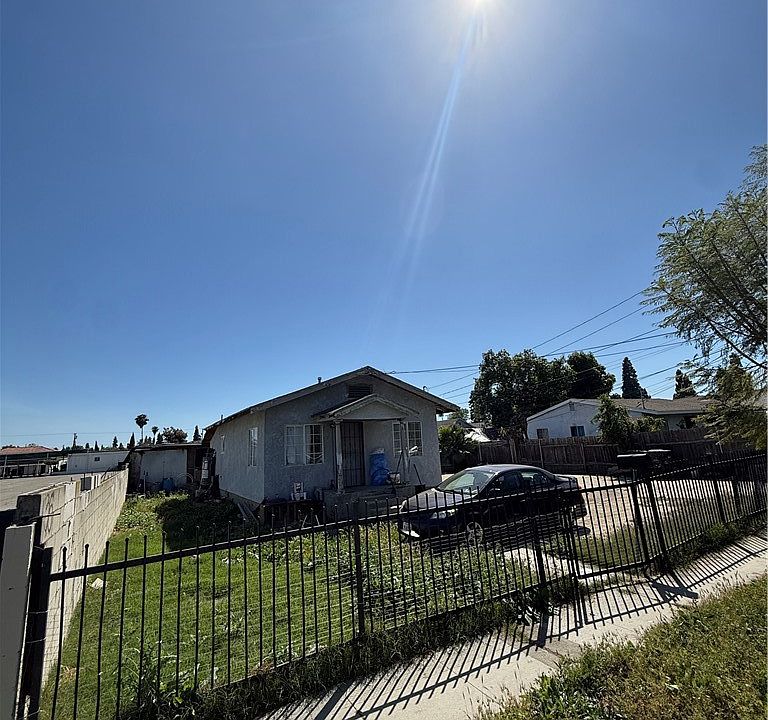 2nd image of 2402 E 126th St